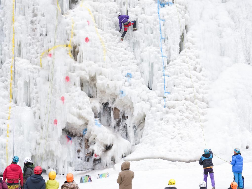 全民健身——高原上的攀冰賽